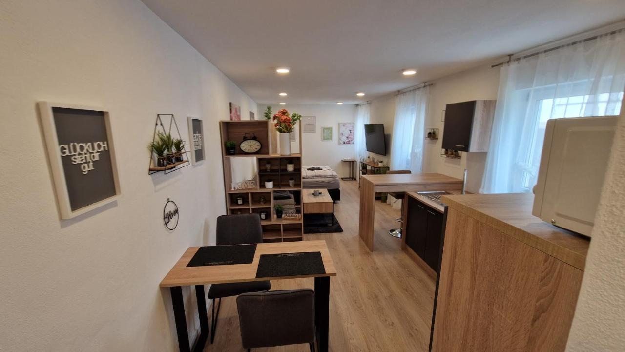Appartment-Ferienwohnung Mit Kueche, Bad, Kostenlos Wlan, Modern Eingerichtet Roding Szoba fotó